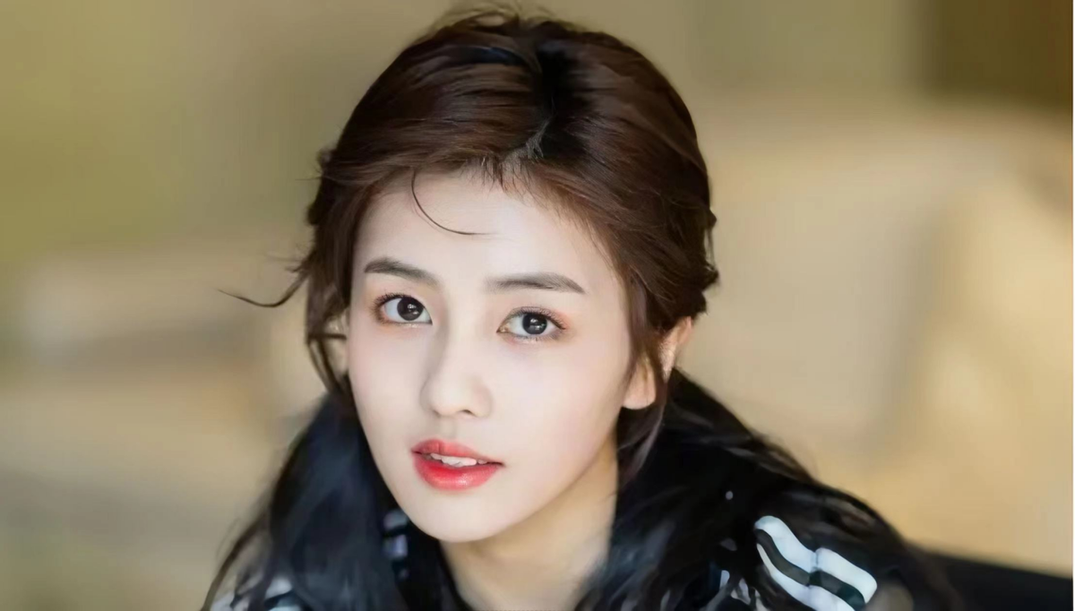 看到白鹿被嘉宾包围  BABY才明白娱乐圈到底有多现实