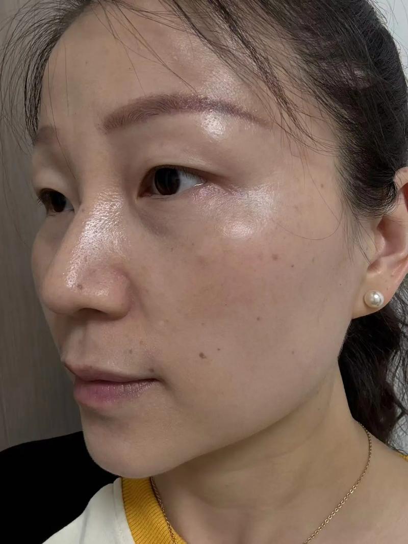 女子出轨私人教练丈夫用铁锤 女子出轨私人教练丈夫用铁锤