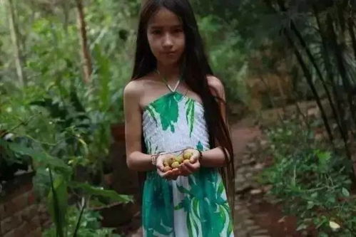 两人并肩有爱心(打一字)