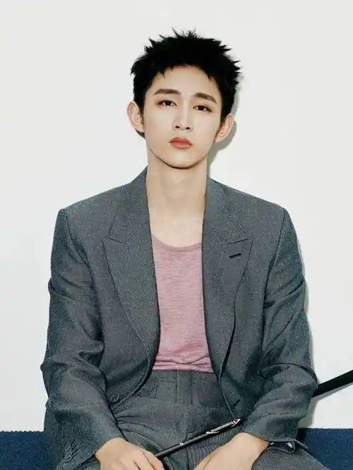 云南电梯坠落事故致3死17伤