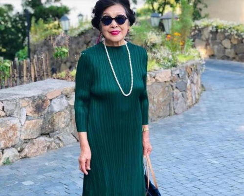 周星驰的现任妻子是谁 周星驰的现任妻子是谁